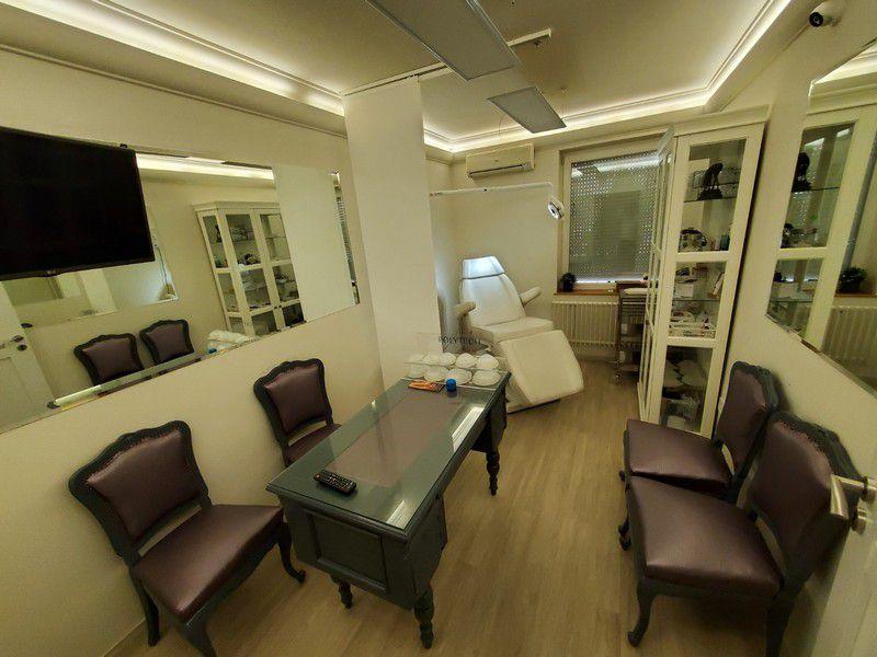 Dr Albert Urszan esthetic clinic in Budapest1