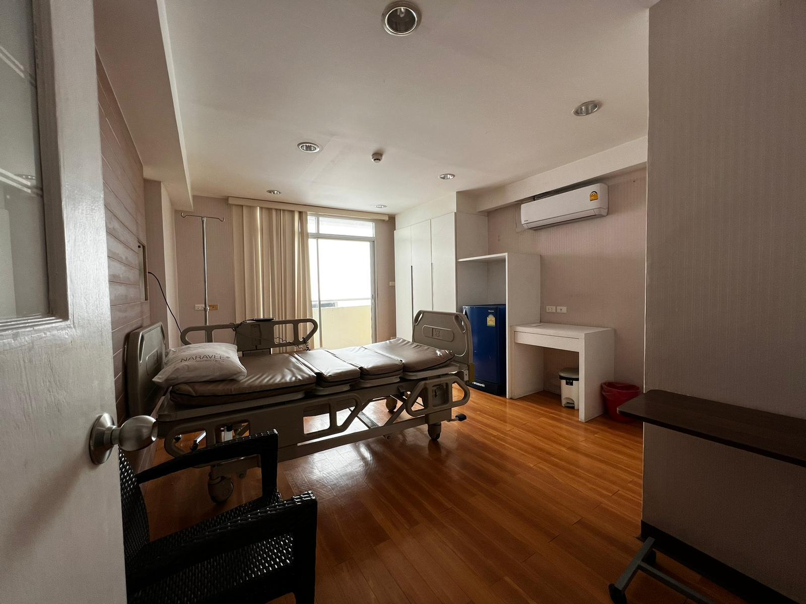 Naravee Clinic Bangkok cosmetic surgery