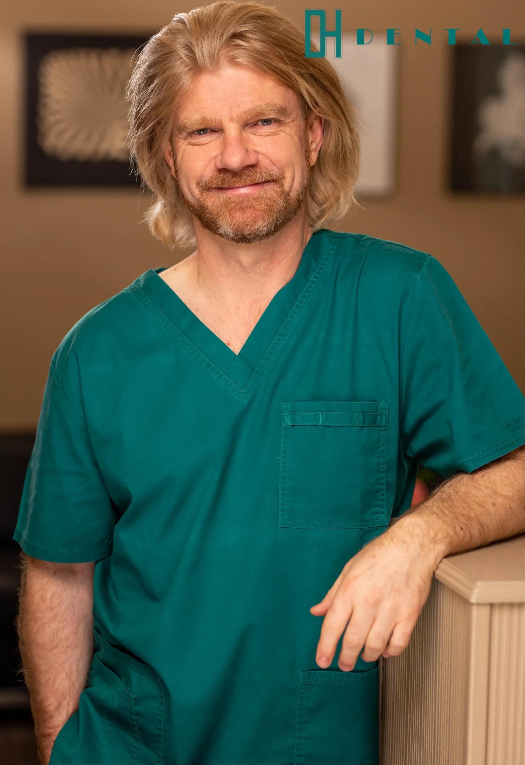 Dr Tamas Huszar